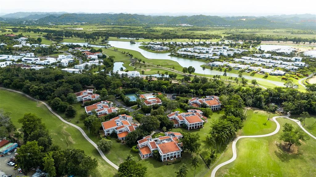 13 FAIRWAYS VILLAS