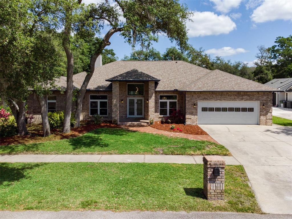 250 SHADY OAKS CIRCLE