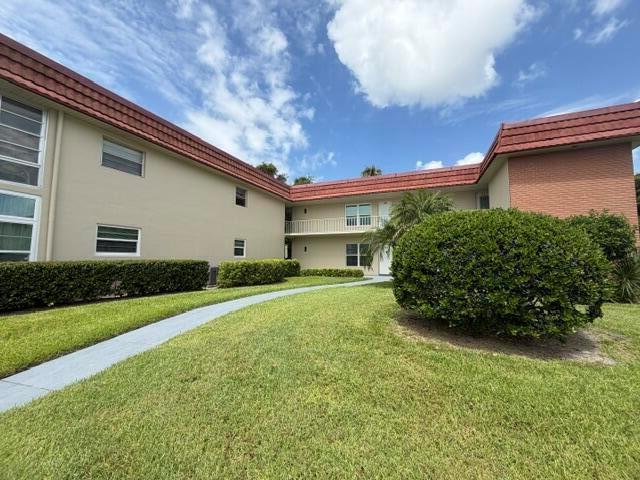 16 Vista Palm Lane # 105, Vero Beach FL 32962