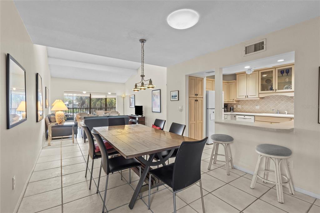 1633 BOATHOUSE CIRCLE UNIT 232, SARASOTA, FL — photo 4 of 30