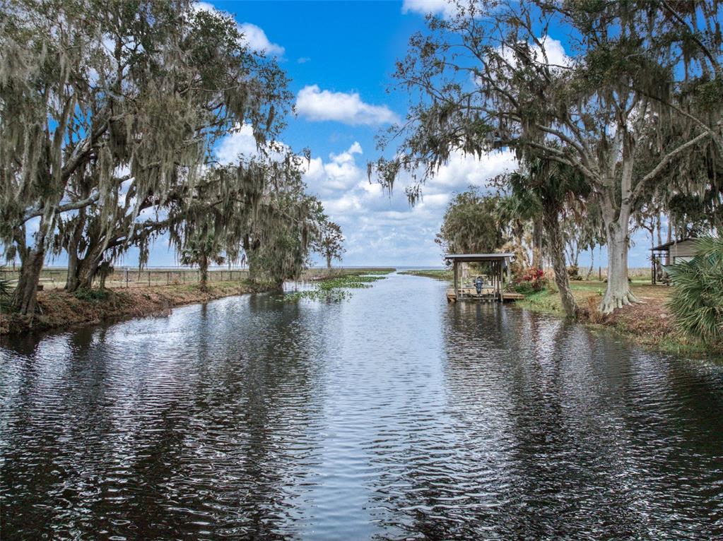 612 DRAGONFLY LANE, LORIDA, FL — photo 5 of 30