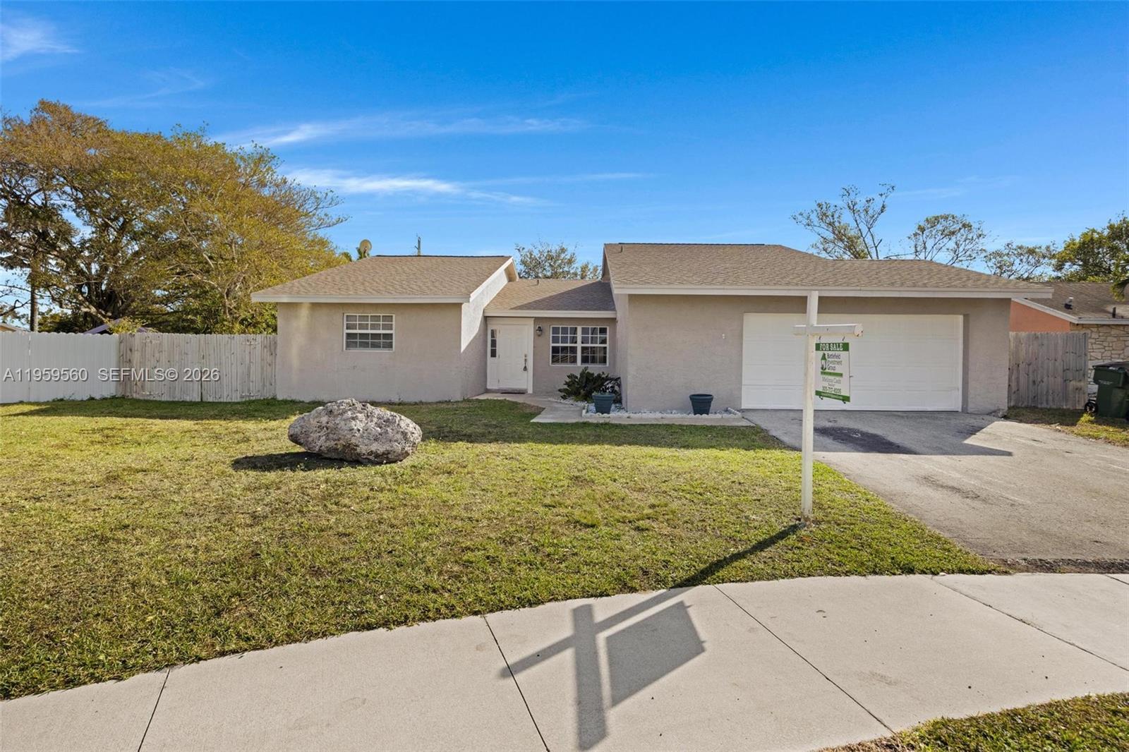 1745 N Goldeneye Ln, Homestead FL 33035