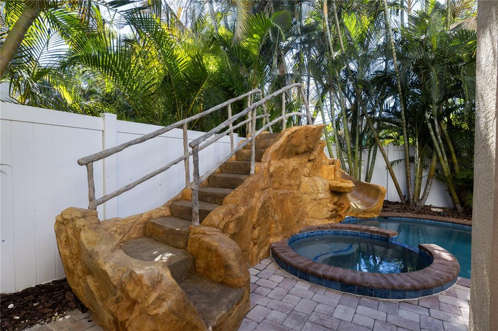 6908 HOLMES BOULEVARD, HOLMES BEACH, FL — photo 3 of 30