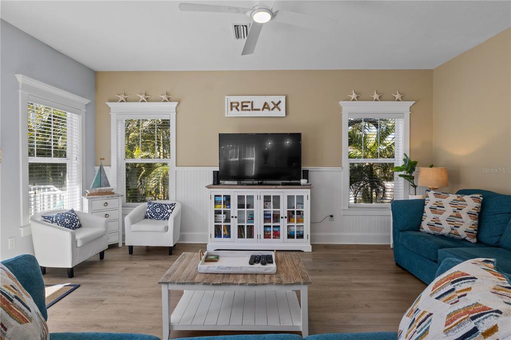 6908 HOLMES BOULEVARD, HOLMES BEACH, FL — photo 4 of 30