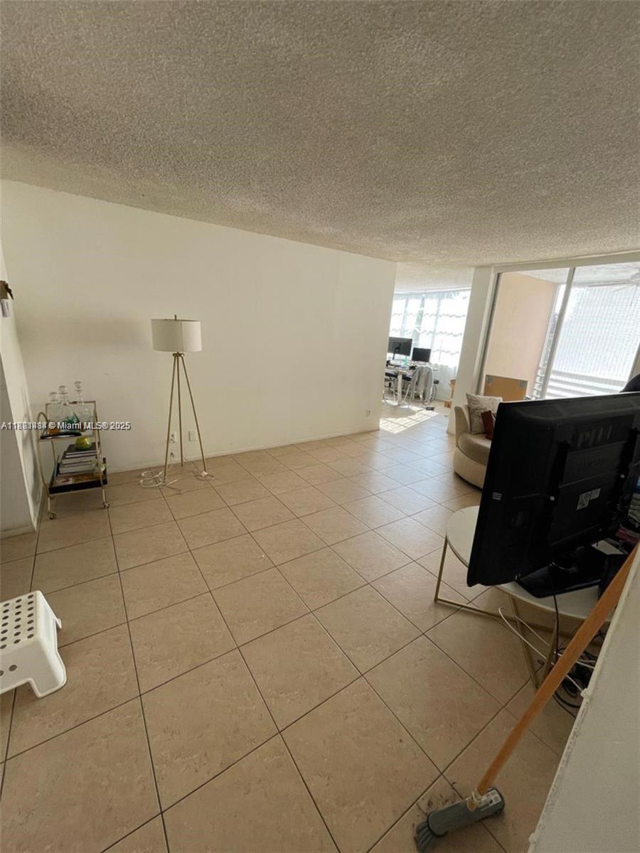 9460 Live Oak Pl # 309, Davie FL 33324