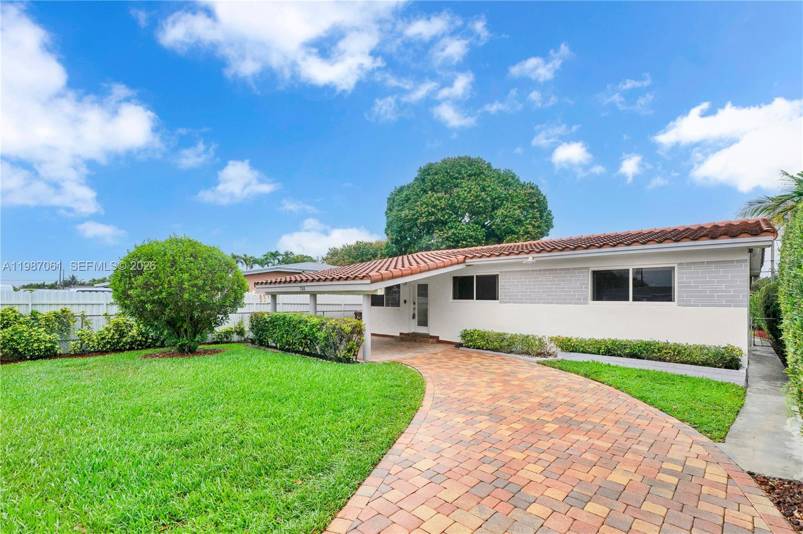 733 W 32 STREET, Hialeah FL 33012