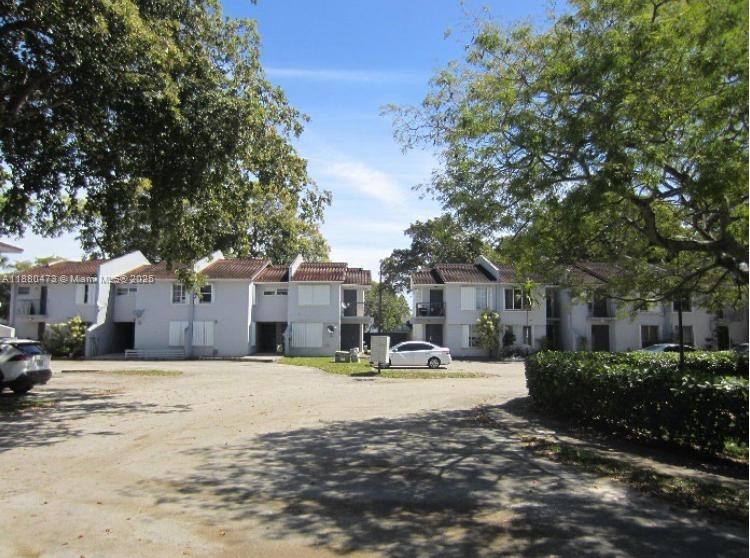 3901-3940 NW 76th Ter, Davie FL 33024
