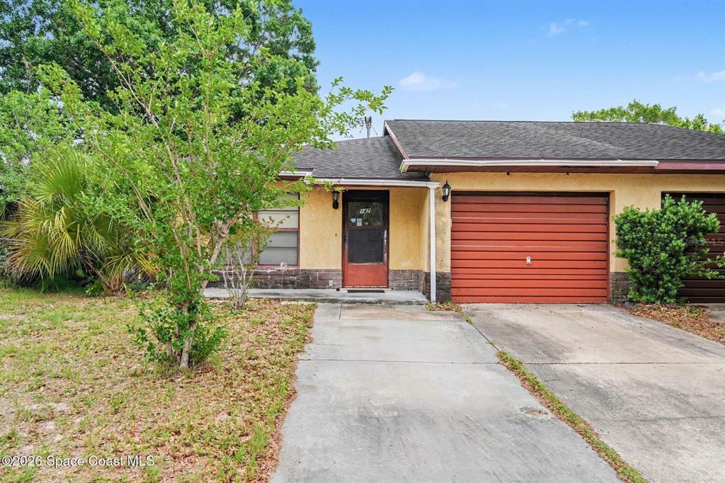 147 E TOWNE PLACE