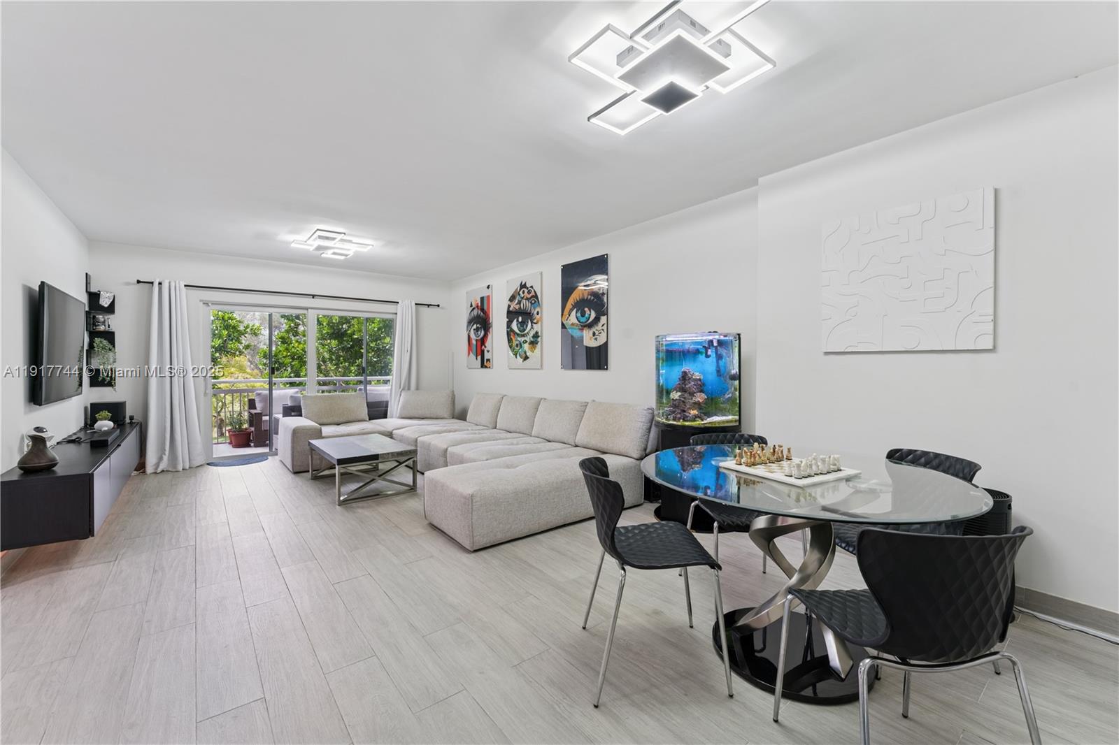 4400 Hillcrest Dr # 303B, Hollywood FL 33021