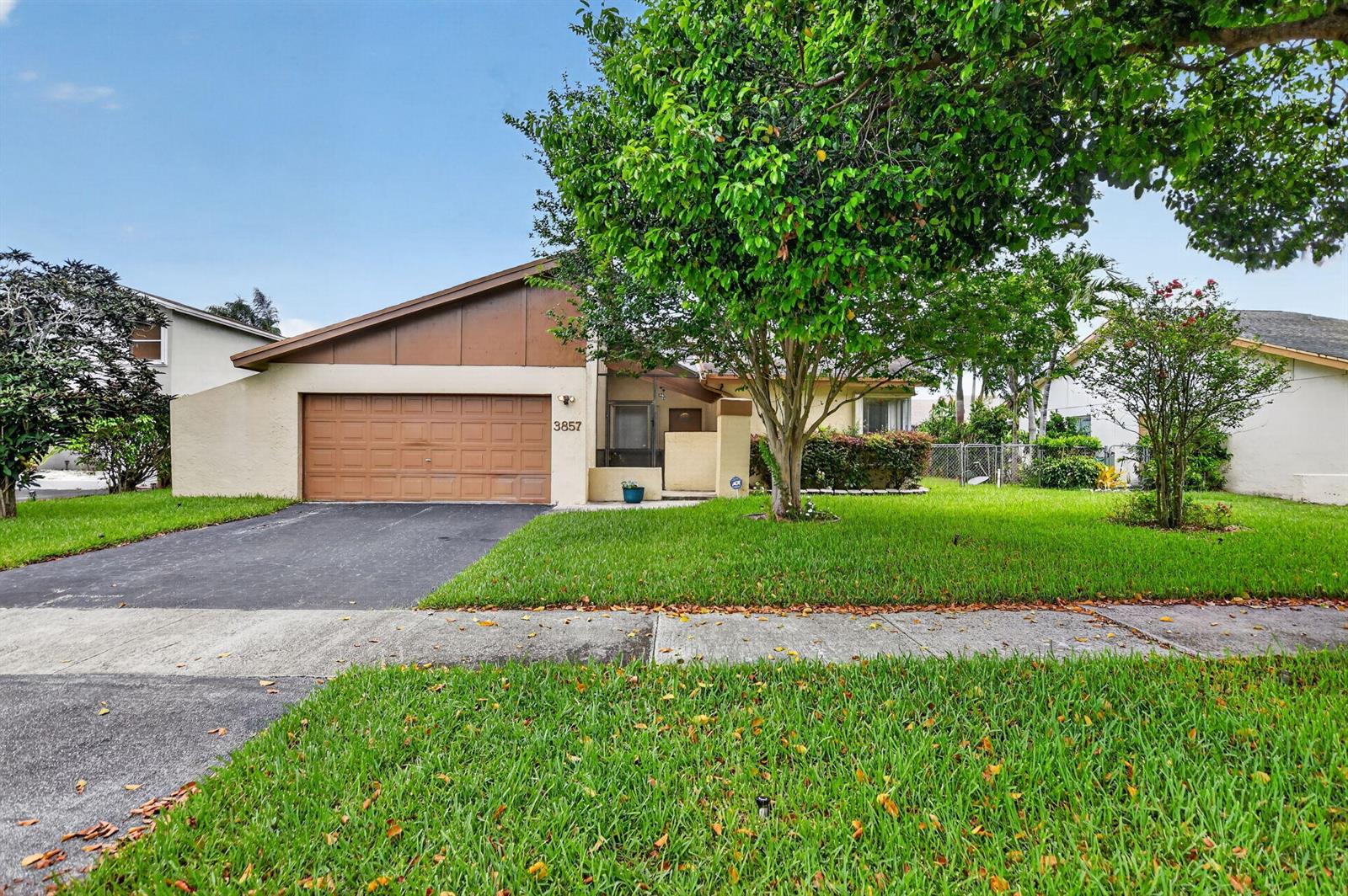 3857 NW 1st Place, Deerfield Beach FL 33442