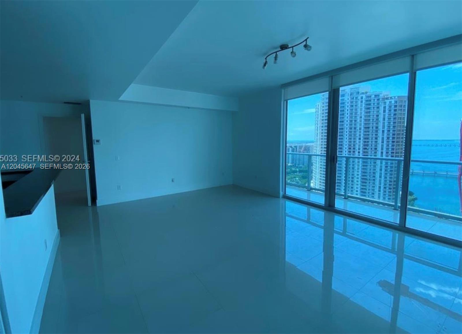 300 S Biscayne Blvd # 2302, Miami FL 33131