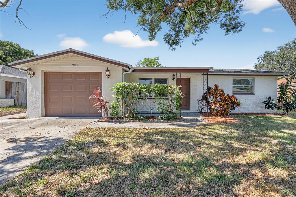 9105 LUNAR LANE
