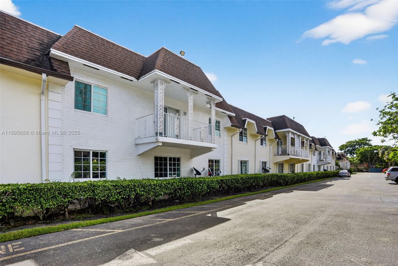 700 SE 2nd Ave # 311, Deerfield Beach FL 33441