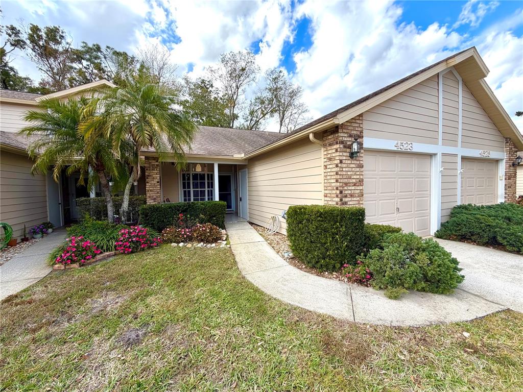4523 GLEN HOLLOW