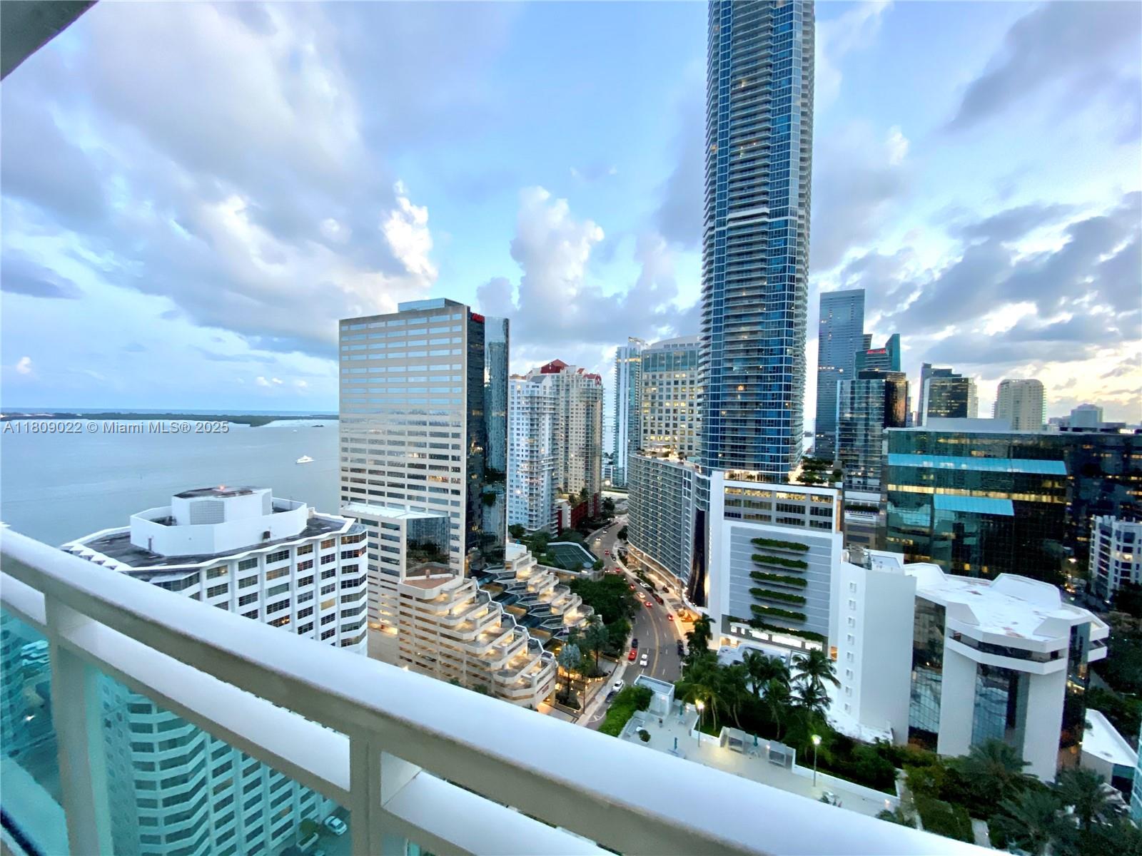 950 Brickell Bay Dr # 2607, Miami FL 33131