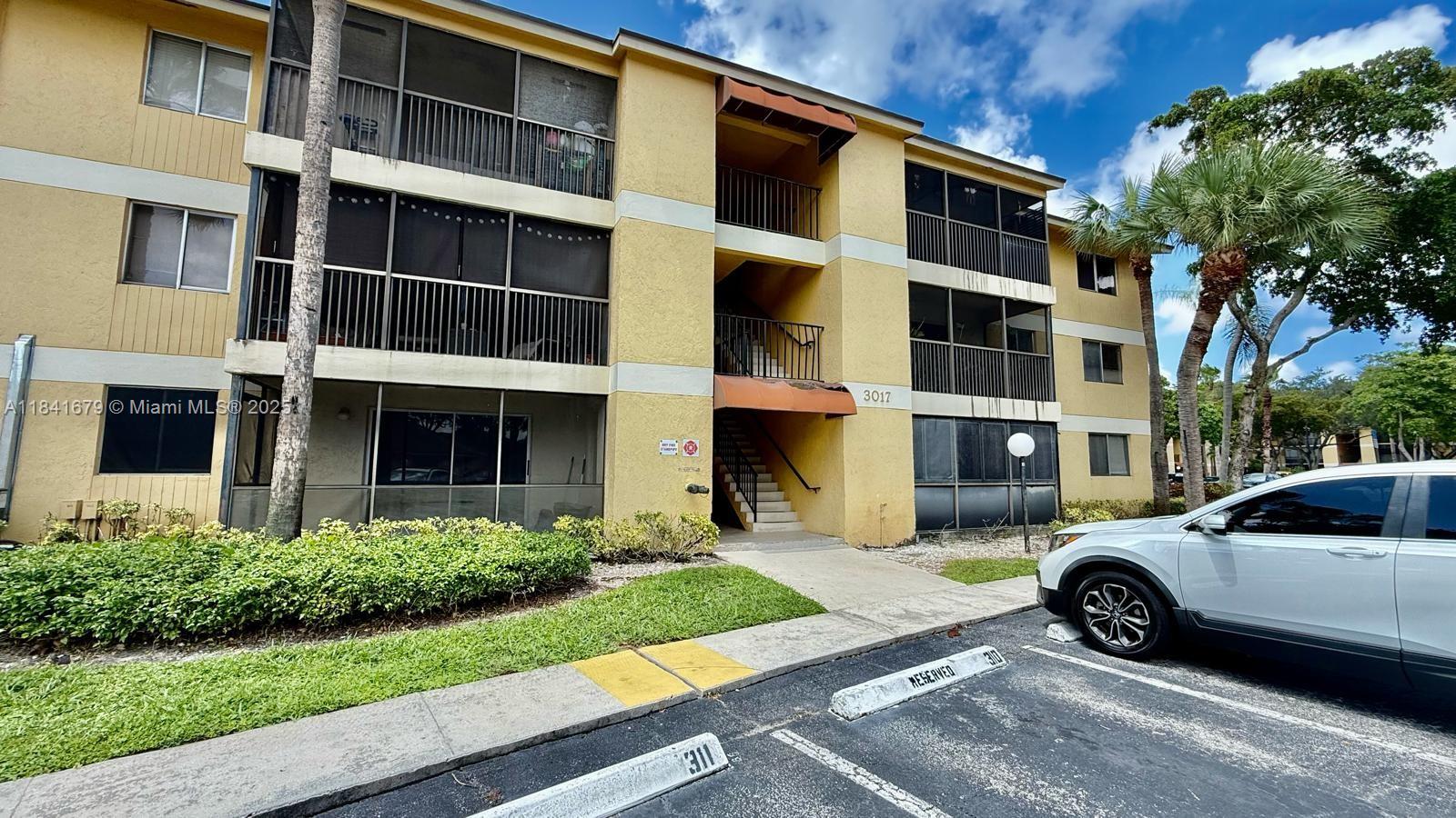3017 N Oakland Forest Dr # 103, Oakland Park FL 33309