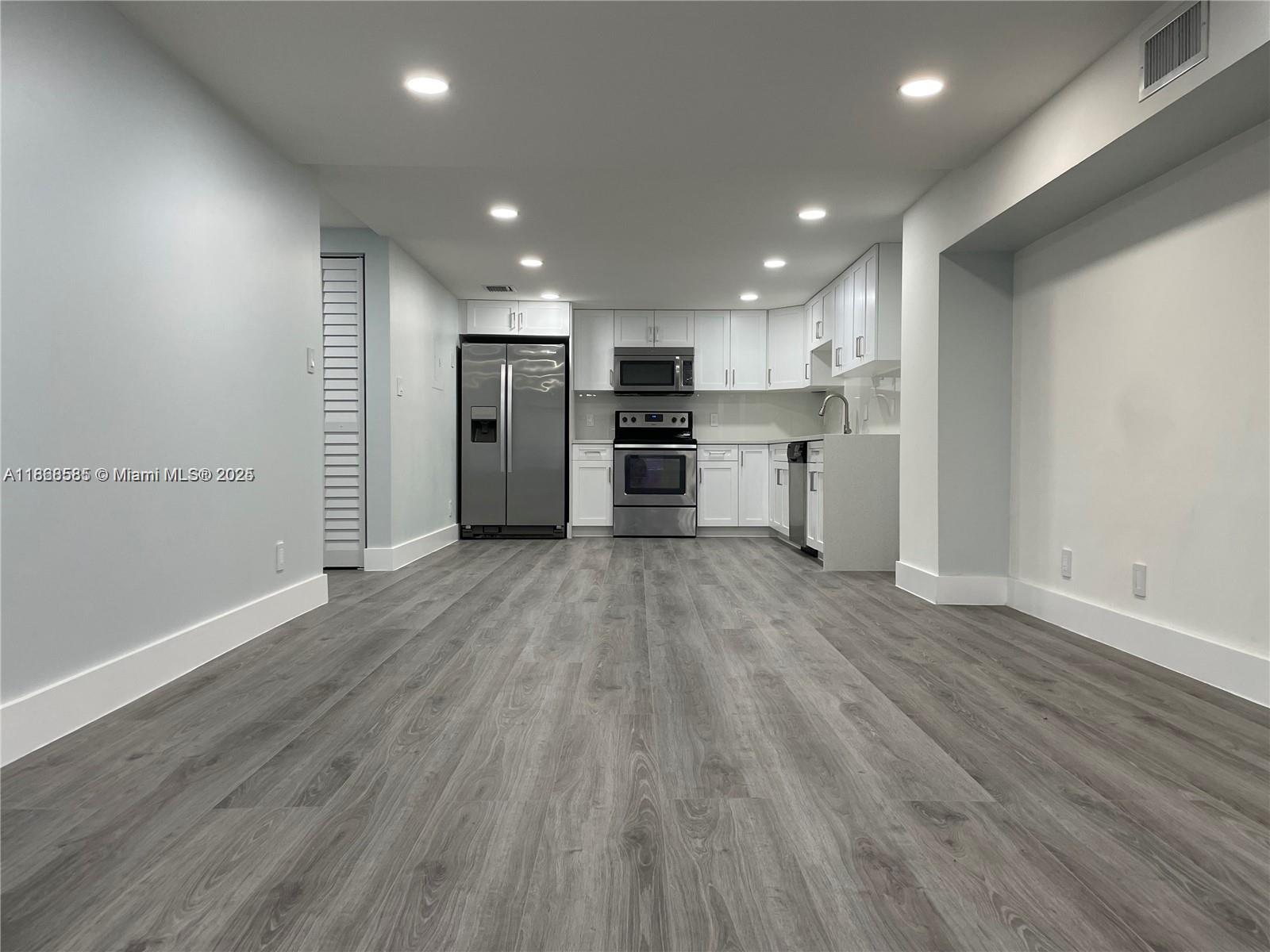 4725 SW 62nd Ave # 103, Davie FL 33314