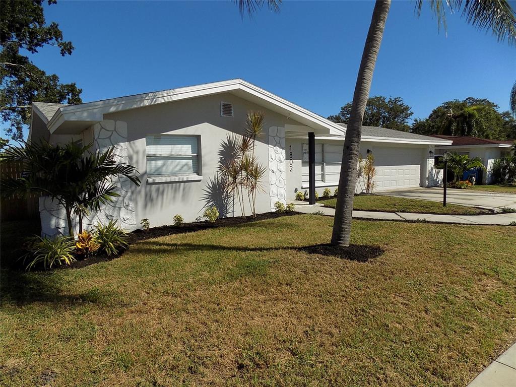 1802 CHINABERRY DRIVE