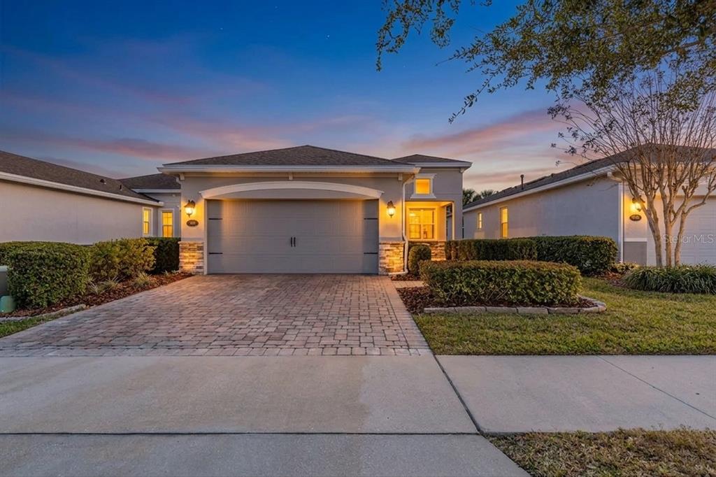 1096 AVERY MEADOWS WAY