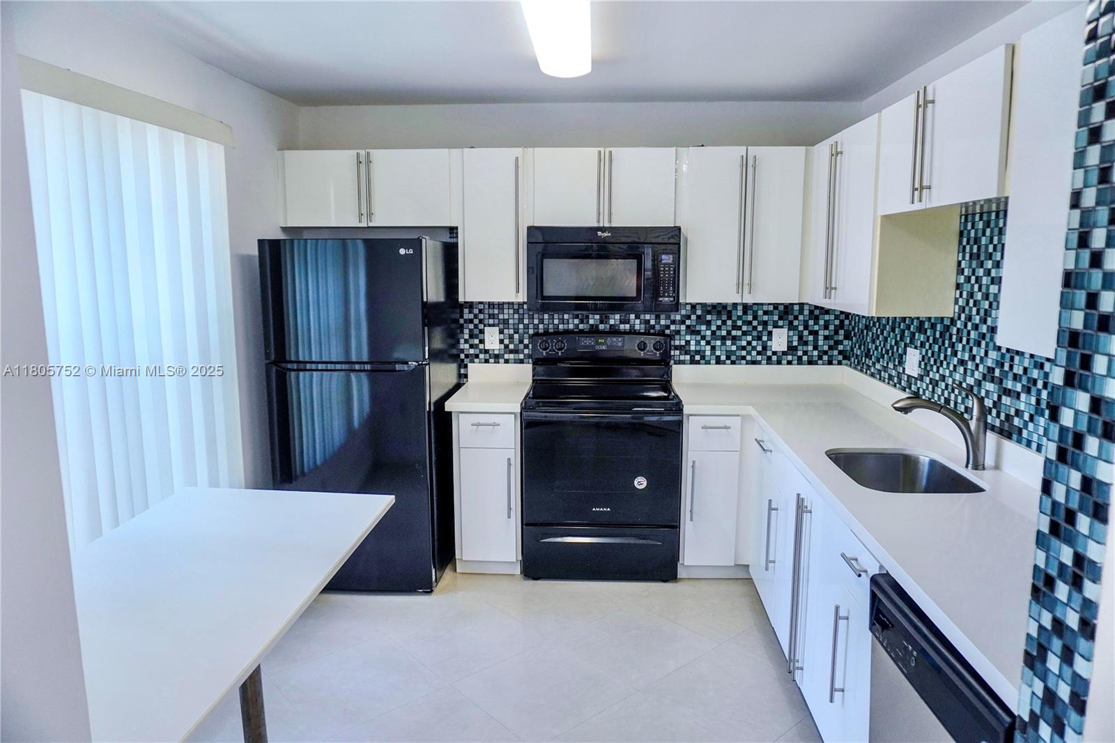 805 NW 108th Ter, Pembroke Pines FL 33026