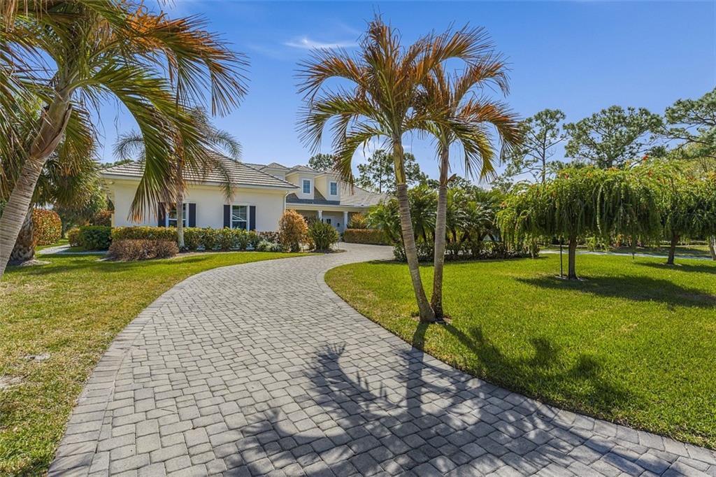 VERO BEACH, FL — photo 2 of 30