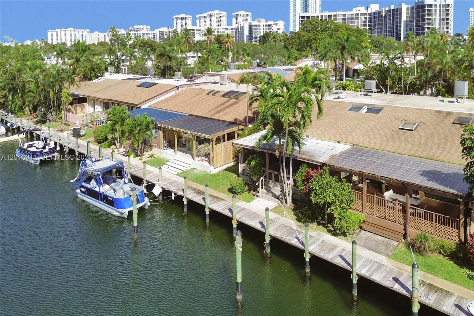 2619 S Parkview Dr, Hallandale Beach FL 33009