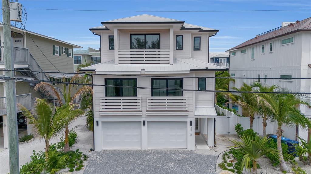 2215 AVENUE C, BRADENTON BEACH, FL — photo 2 of 30
