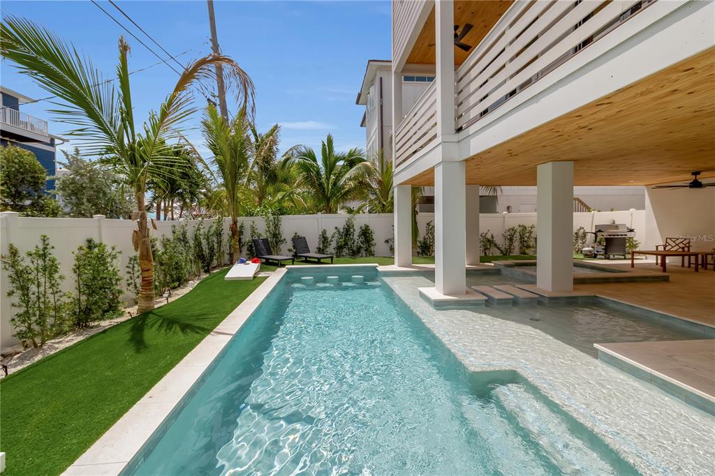 2215 AVENUE C, BRADENTON BEACH, FL — photo 5 of 30