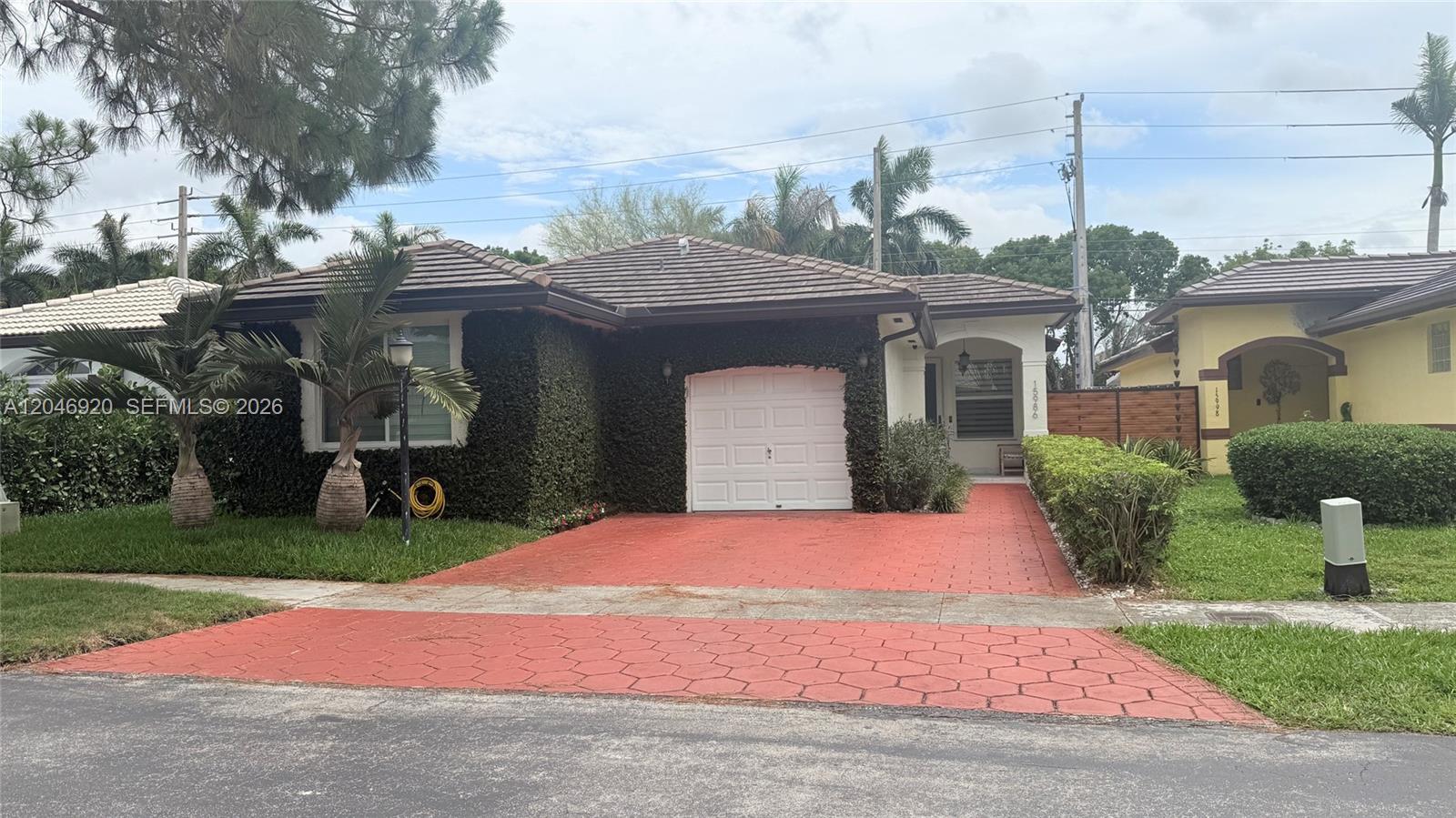 15986 SW 71st Ter, Miami FL 33193