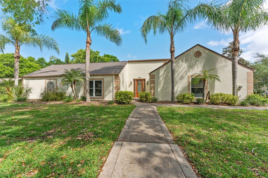 1591 CHESTNUT COURT W