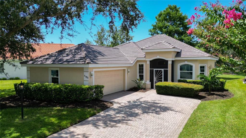 5195 HIGHBURY CIRCLE