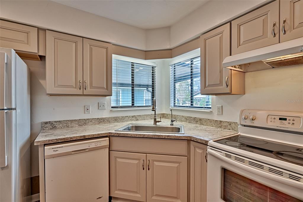 8786 NW 37TH CIRCLE, GAINESVILLE, FL — photo 5 of 27