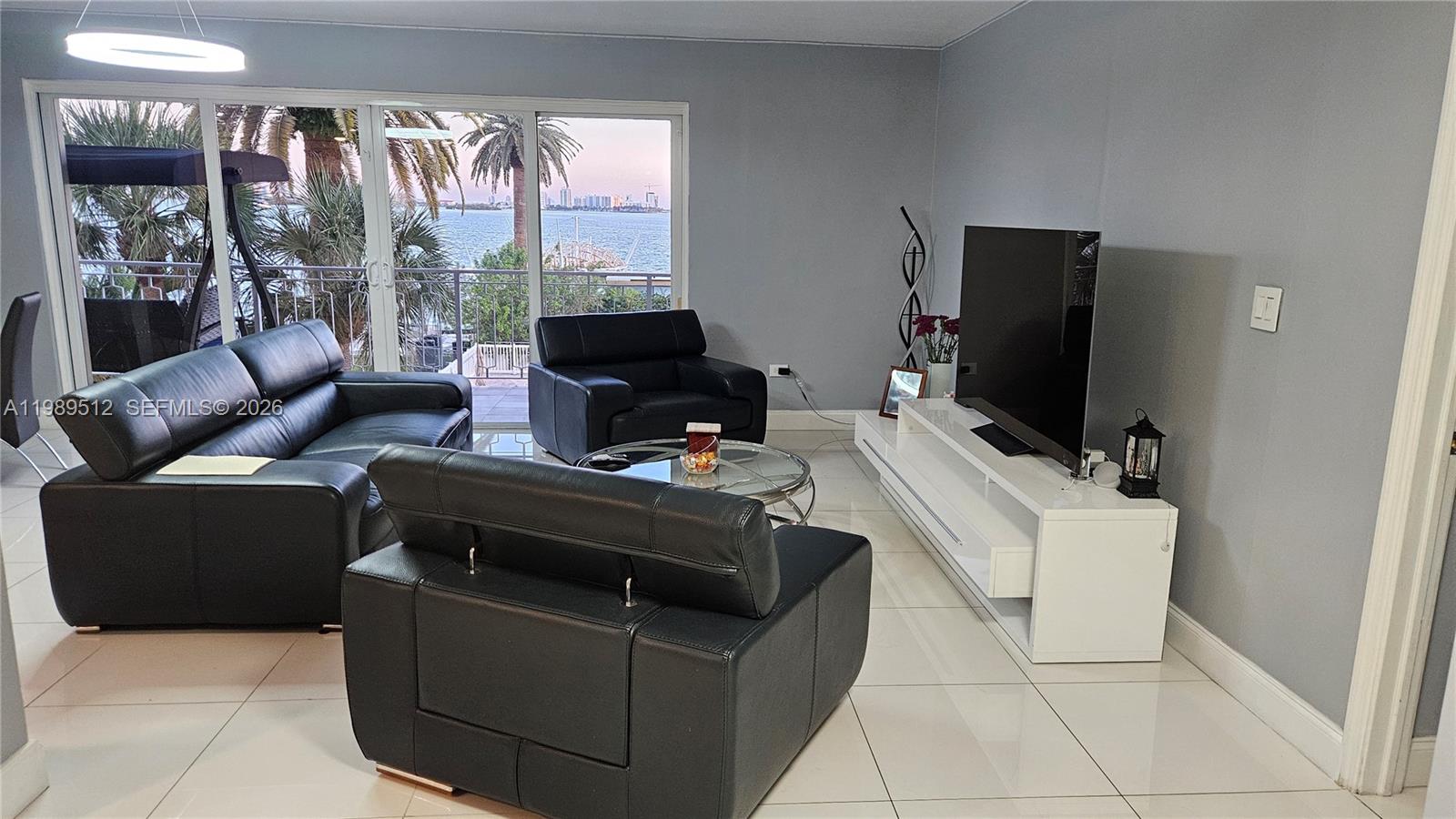 11111 Biscayne Blvd # 3F, Miami FL 33181