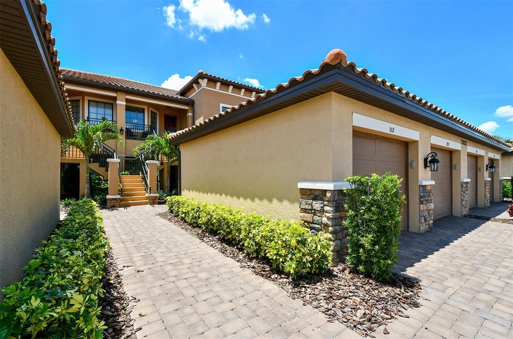 13823 MESSINA LOOP UNIT 202, BRADENTON, FL — photo 4 of 30