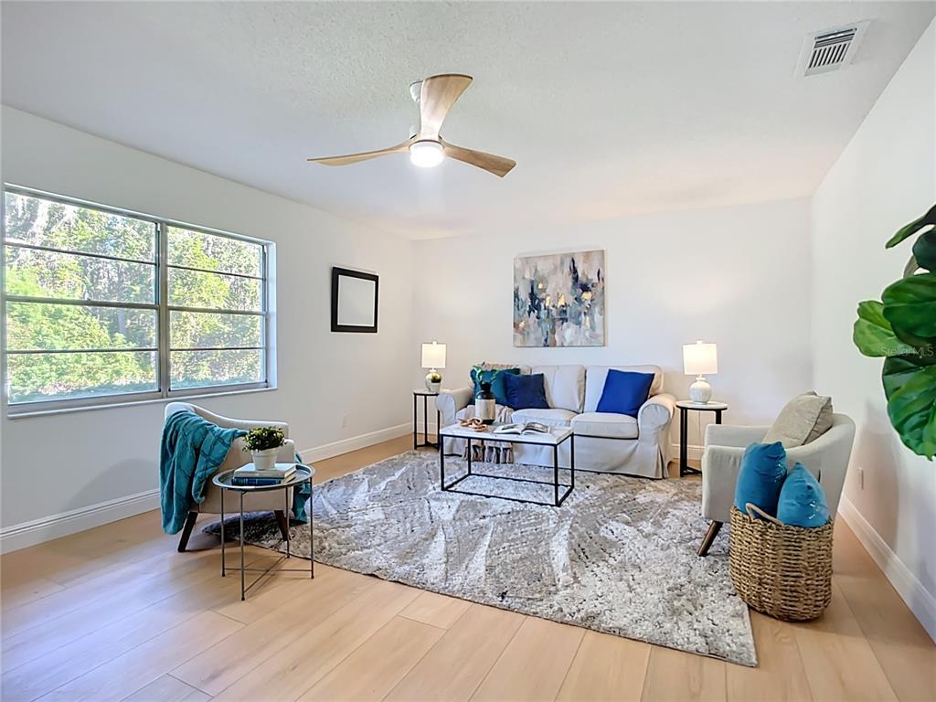 2014 HAMPSTEAD CIRCLE, SUN CITY CENTER, FL — photo 3 of 30