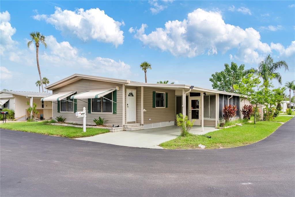 4434 TUCKER SQUARE