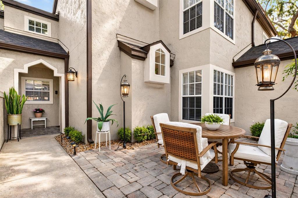 1432 FARRINDON CIRCLE