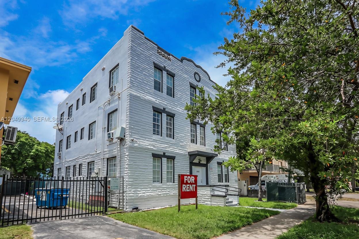 1563 SW 2nd St, Miami FL 33135
