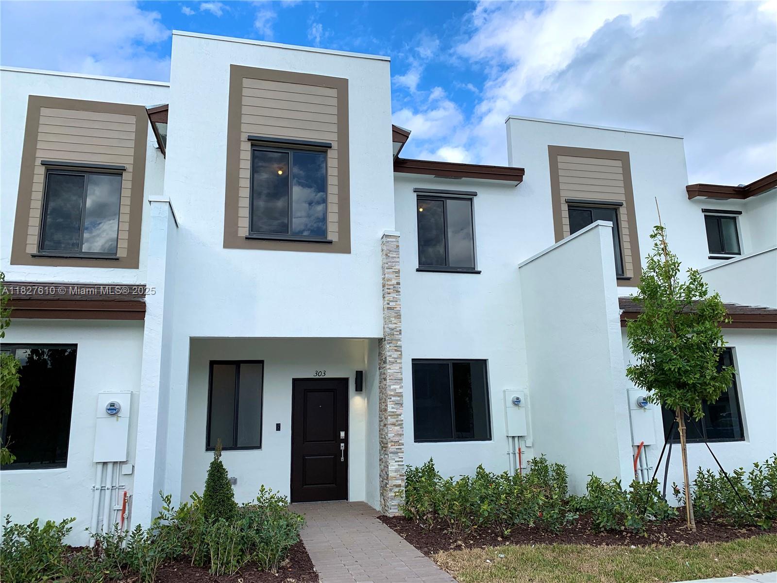 303 NE 208th Ter, Miami FL 33179