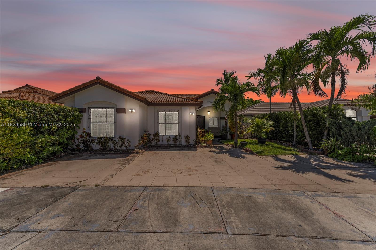 12350 NW 7th Trl, Miami FL 33182