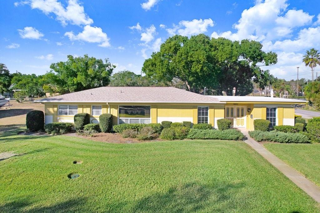 6823 OAK HILL DRIVE
