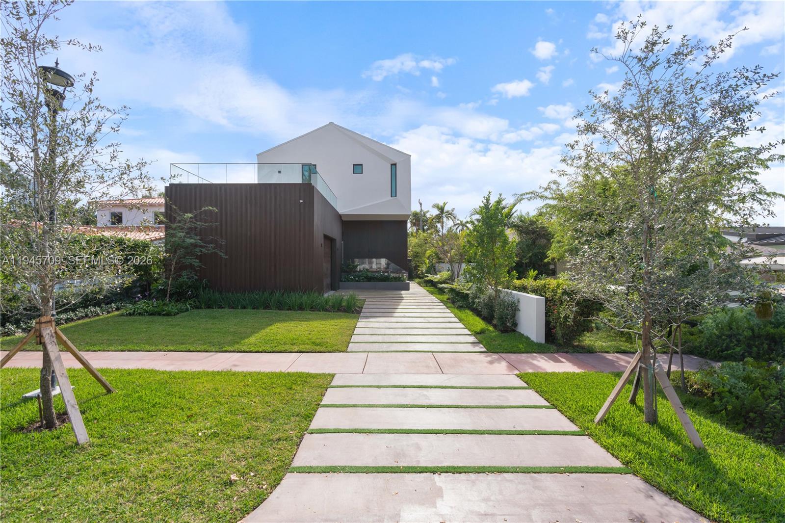 536 W 51st St, Miami Beach FL 33140