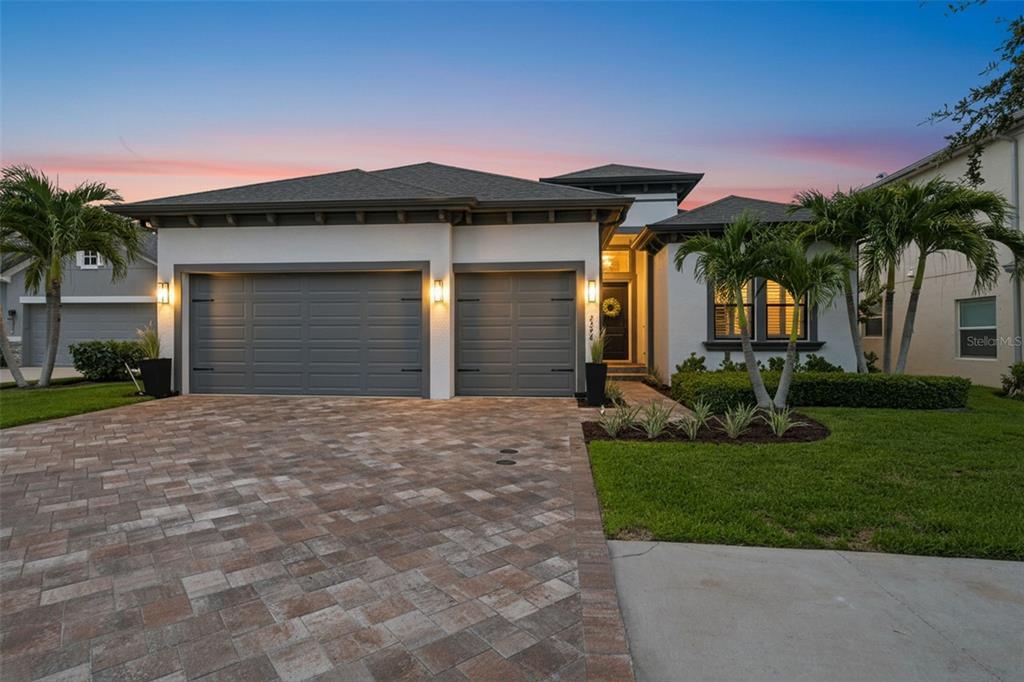 2246 HIGHWOOD COURT