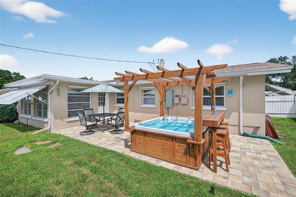 1667 SUFFOLK DRIVE