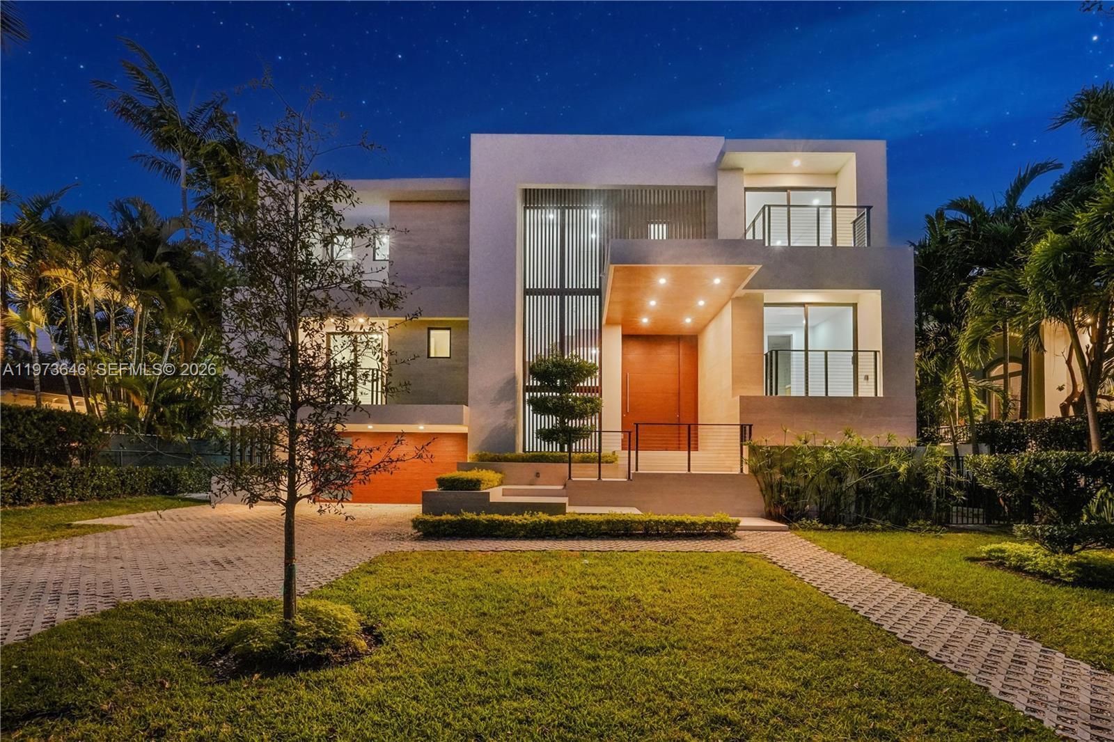 285 Woodcrest Rd, Key Biscayne FL 33149