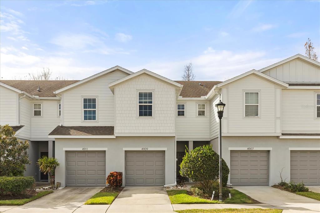 4909 WHITE SANDERLING COURT