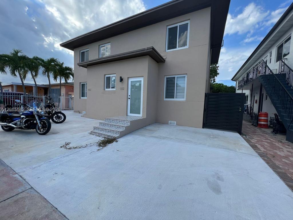 943 79th Ter # 202, Miami Beach FL 33141