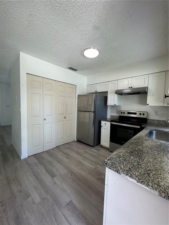 704 SUNSET AVENUE UNIT B, AUBURNDALE, FL — photo 3 of 11