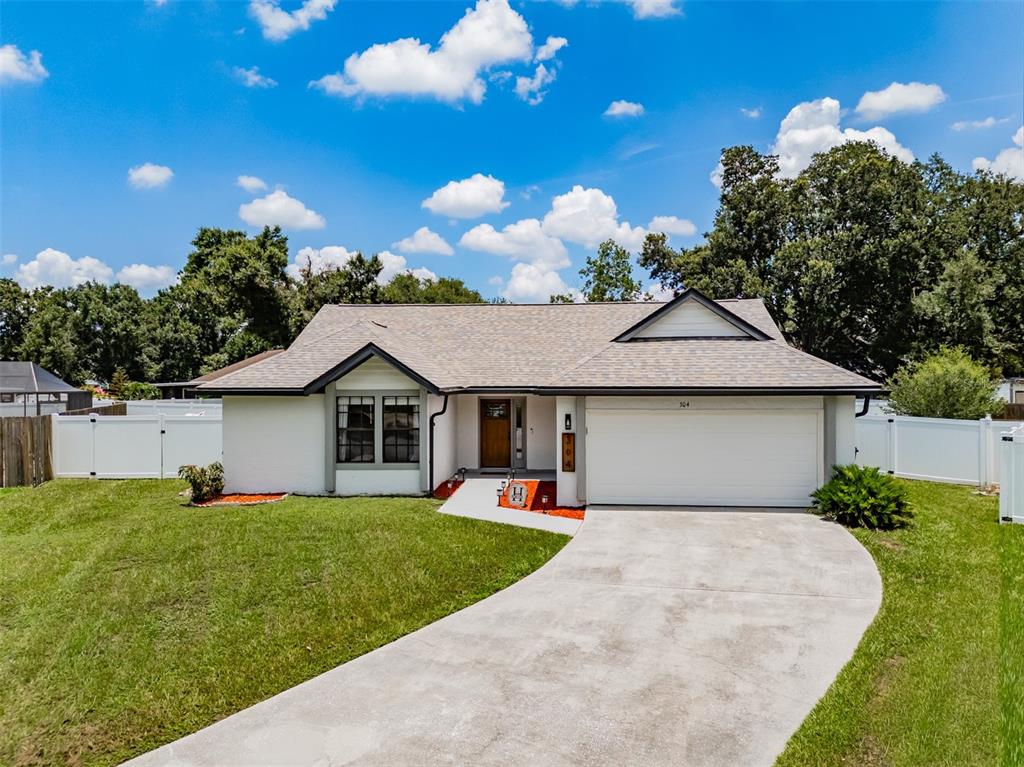 304 SCARLET OAK COURT