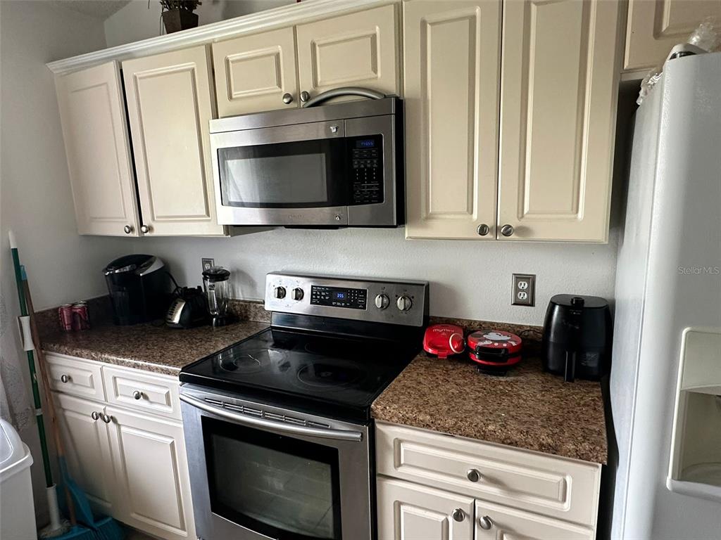 242 DURANGO LOOP STREET, DAVENPORT, FL — photo 5 of 30